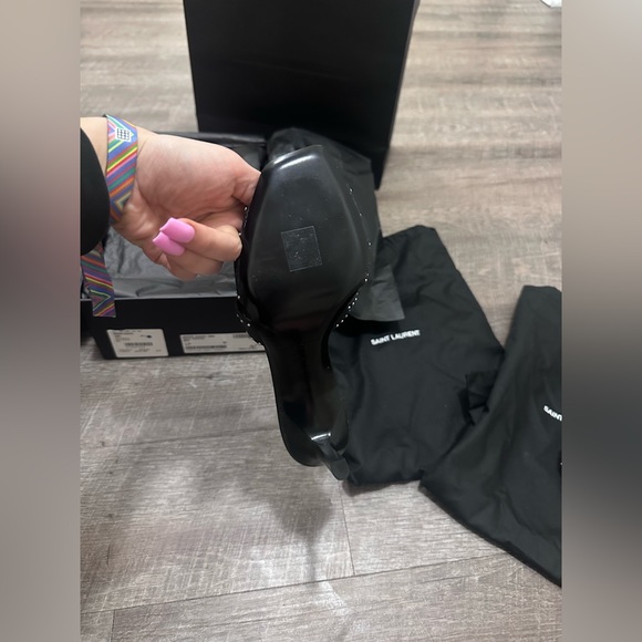 BRAND NEW IN BOX SAINT LAURENT NEVER WORN
YSL Tribute 85 Heel Sandals size 37 - Picture 4 of 13